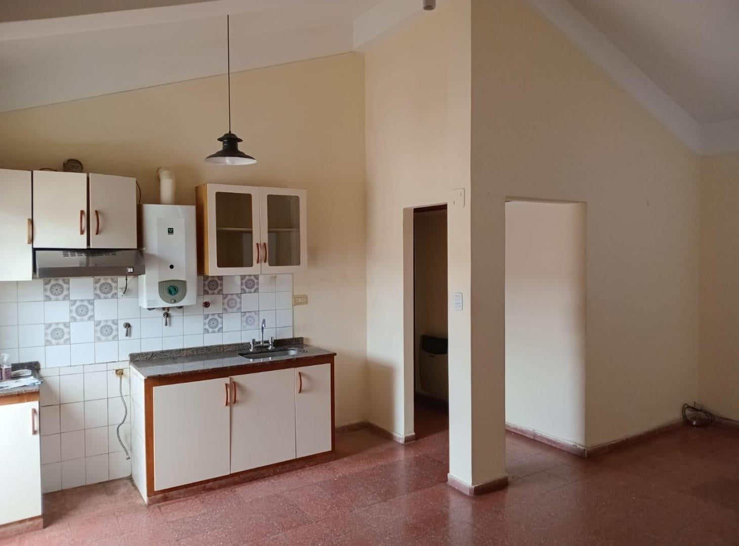 Foto de IMPERDIBLE DEPARTAMENTO! FACIL Y RAPIDO ACCESO A AV. SABATTINI!!!, imagen 2