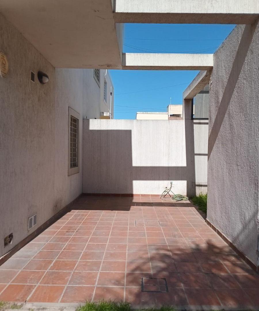 Foto de IMPERDIBLE DUPLEX EN ALQUILER EN BARRIO CALIFORNIA, imagen 3