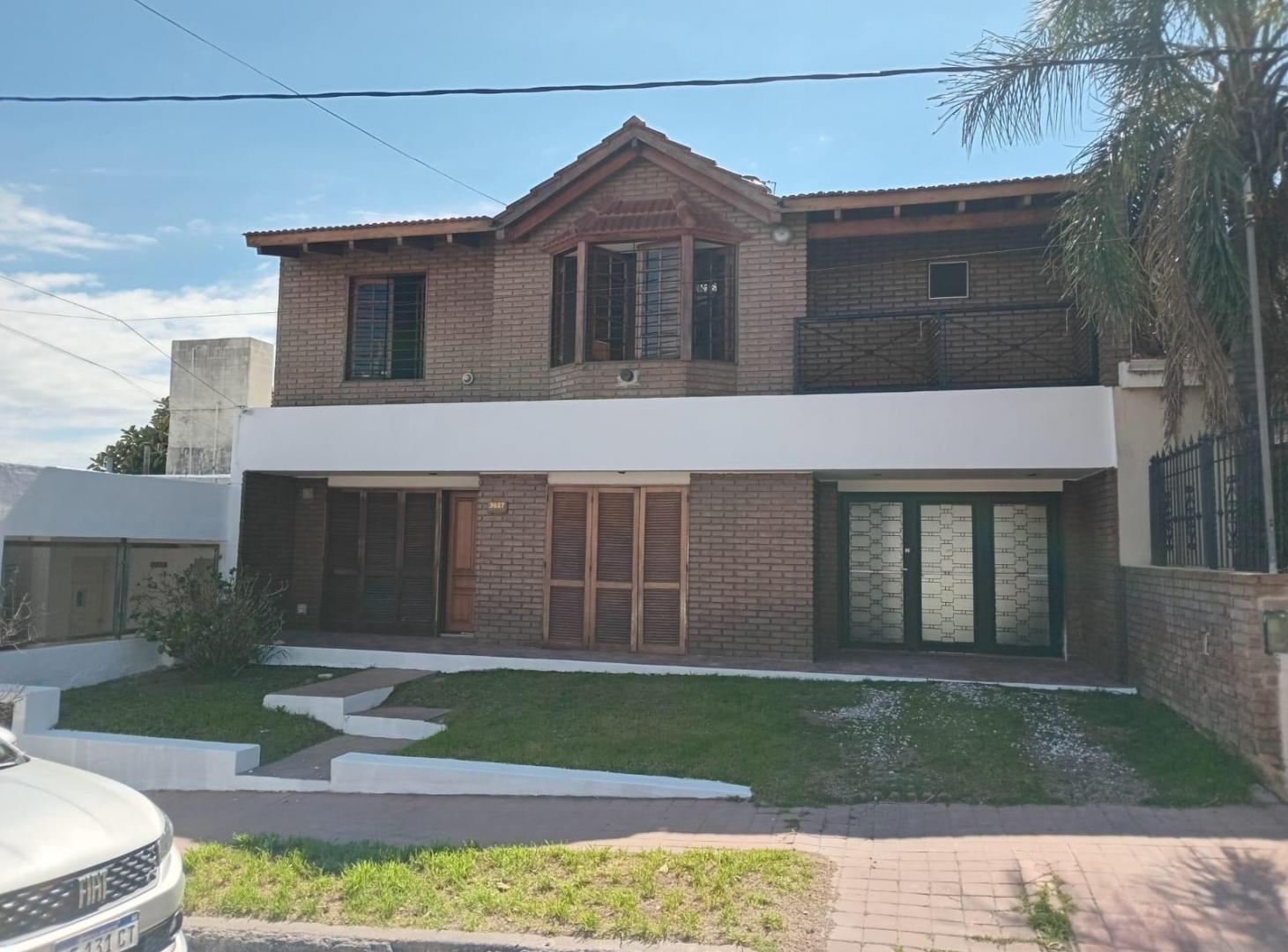 Foto de EXCELENTE Y AMPLIA PROPIEDAD EN BARRIO PARQUE SAN VICENTE, imagen 2