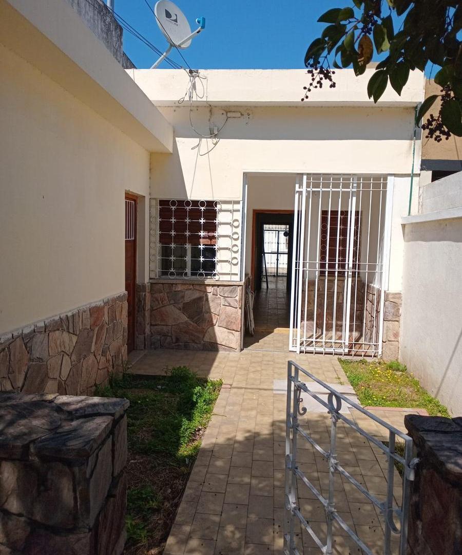 Foto de EXCELENTE OPORTUNIDAD DE VIVIENDA FAMILIAR EN BARRIO SAN VICENTE, imagen 3
