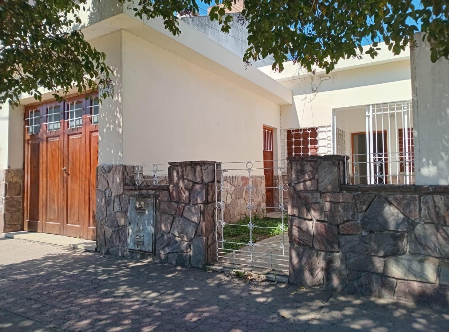 Foto de EXCELENTE OPORTUNIDAD DE VIVIENDA FAMILIAR EN BARRIO SAN VICENTE, imagen 2