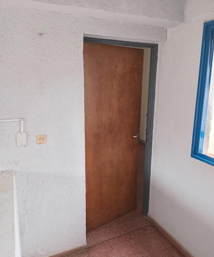 Foto de IMPERDIBLE DEPARTAMENTO! FACIL Y RAPIDO ACCESO A AV. SABATTINI!!!, imagen 5