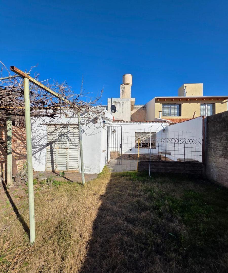 Foto de CASA / VIVIENDA FAMILIAR EN BARRIO VILLA REVOL!!!, imagen 1