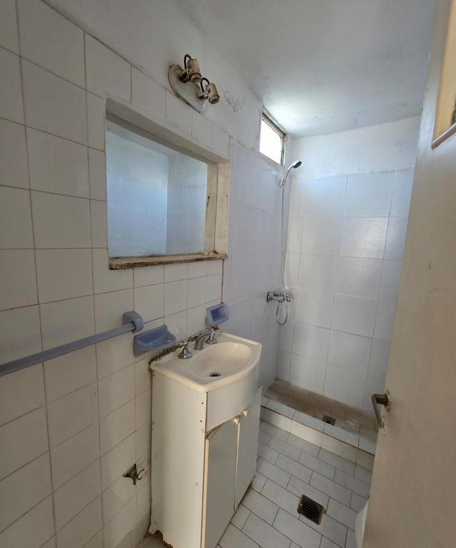 Foto de CASA / VIVIENDA FAMILIAR EN BARRIO VILLA REVOL!!!, imagen 2