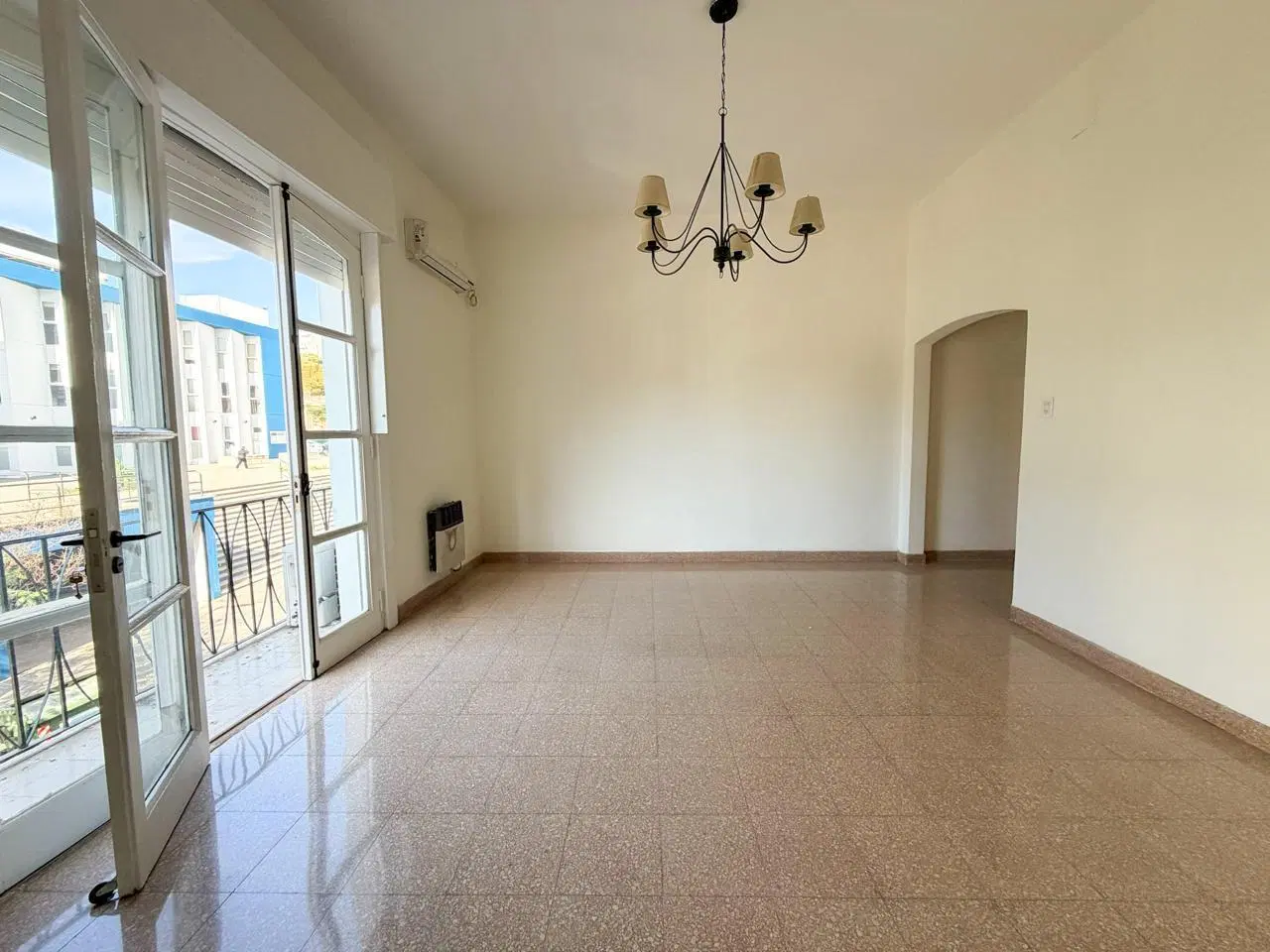 APTO CREDITO! A mtrs. Nva. Cba. - Casa Planta Alta TERRAZA CON ASADOR! 2D mas escritorio 2B. 5