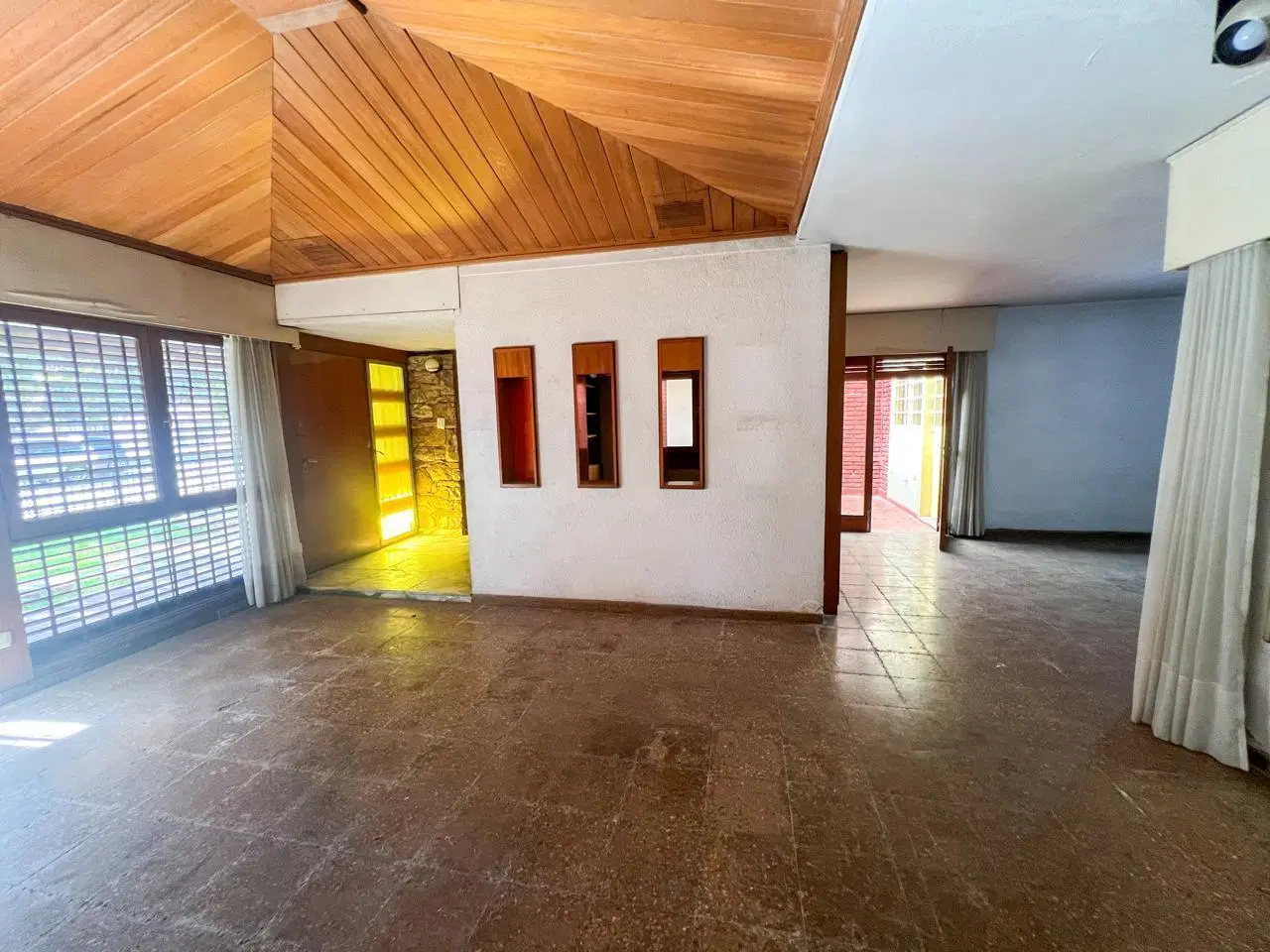 Casa en Planta Baja - 4D Escritorio - 3B - Patio con Pileta! 2