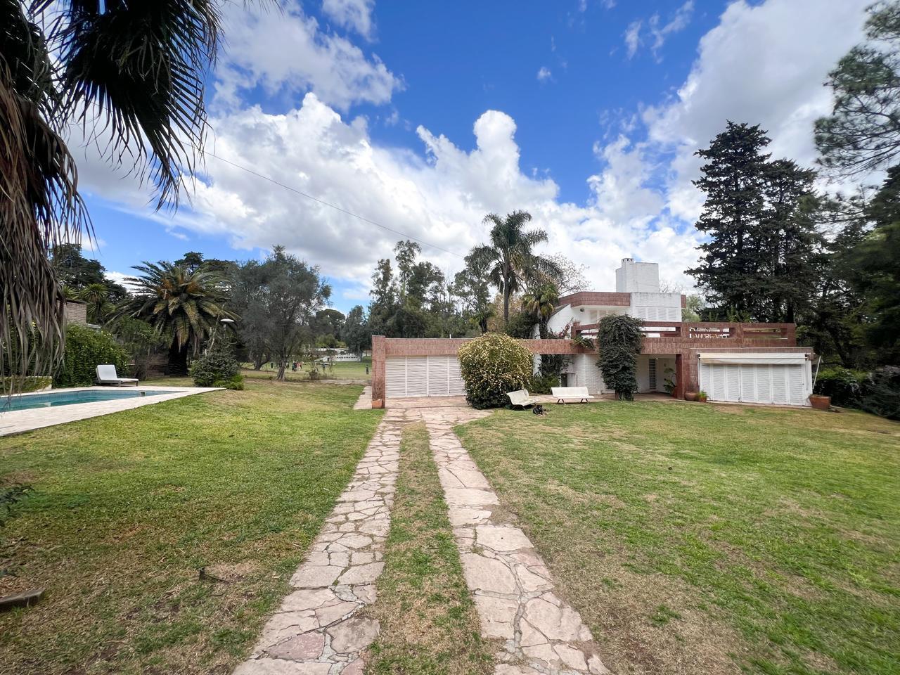 Foto de Casa Costa Azul Carlos Paz - 4 D - 2 B - Pileta - Cochera Cubierta, imagen 4
