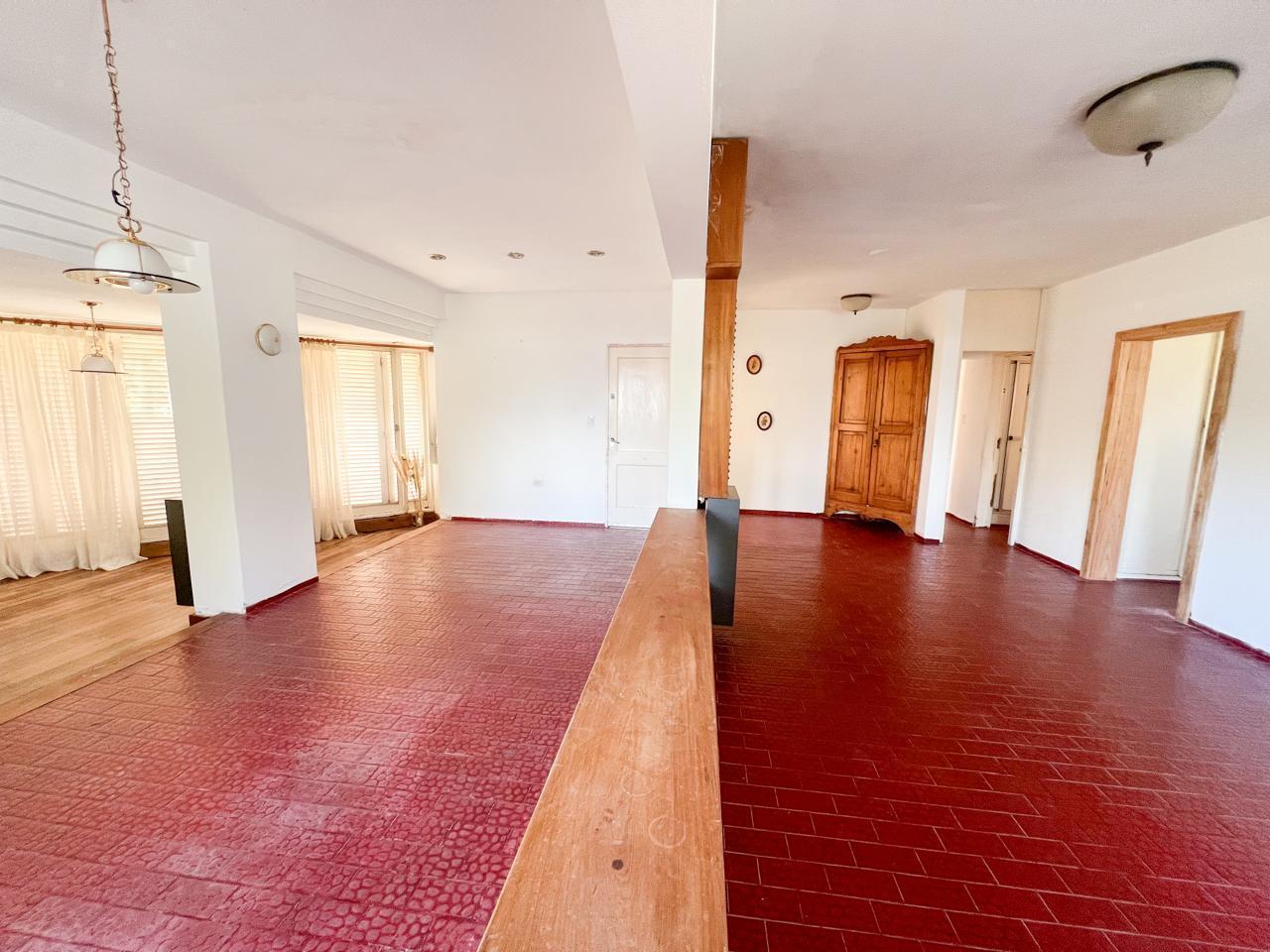 Foto de Casa Costa Azul Carlos Paz - 4 D - 2 B - Pileta - Cochera Cubierta, imagen 3