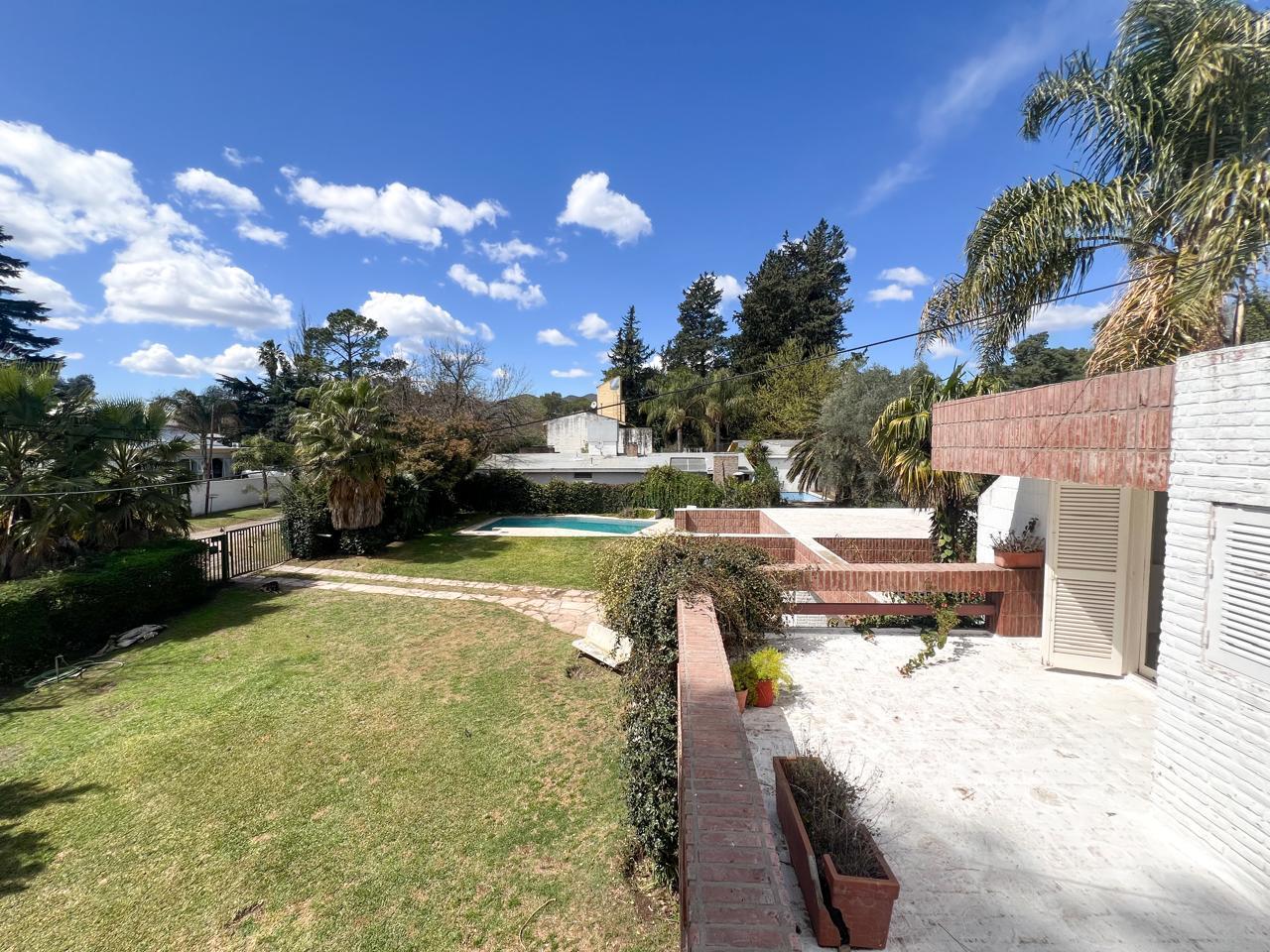 Foto de Casa Costa Azul Carlos Paz - 4 D - 2 B - Pileta - Cochera Cubierta, imagen 2