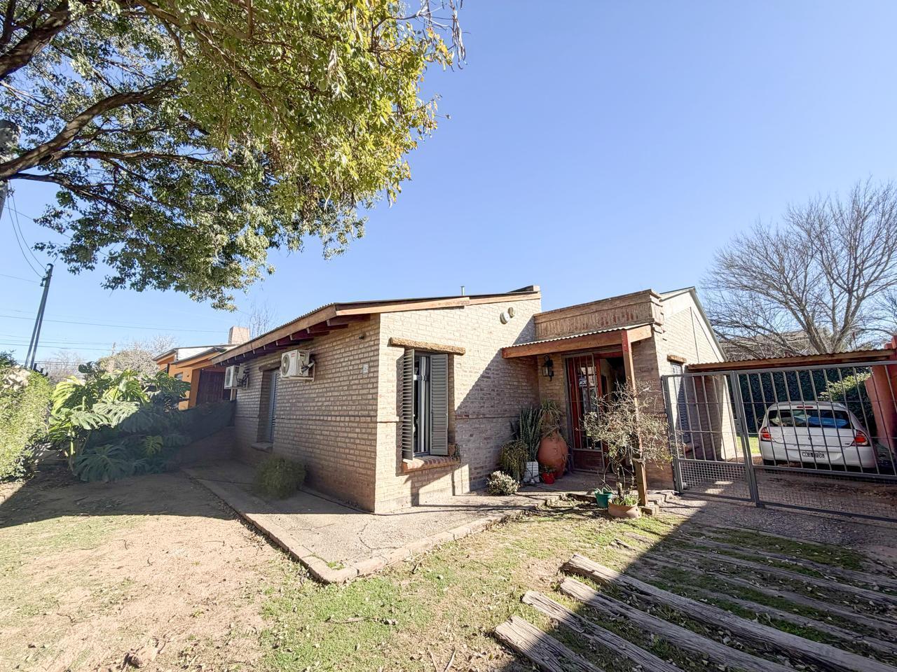 Foto de Casa en Villa Allende - Toda en PB - 2D - 1B - Patio y cochera, imagen 2