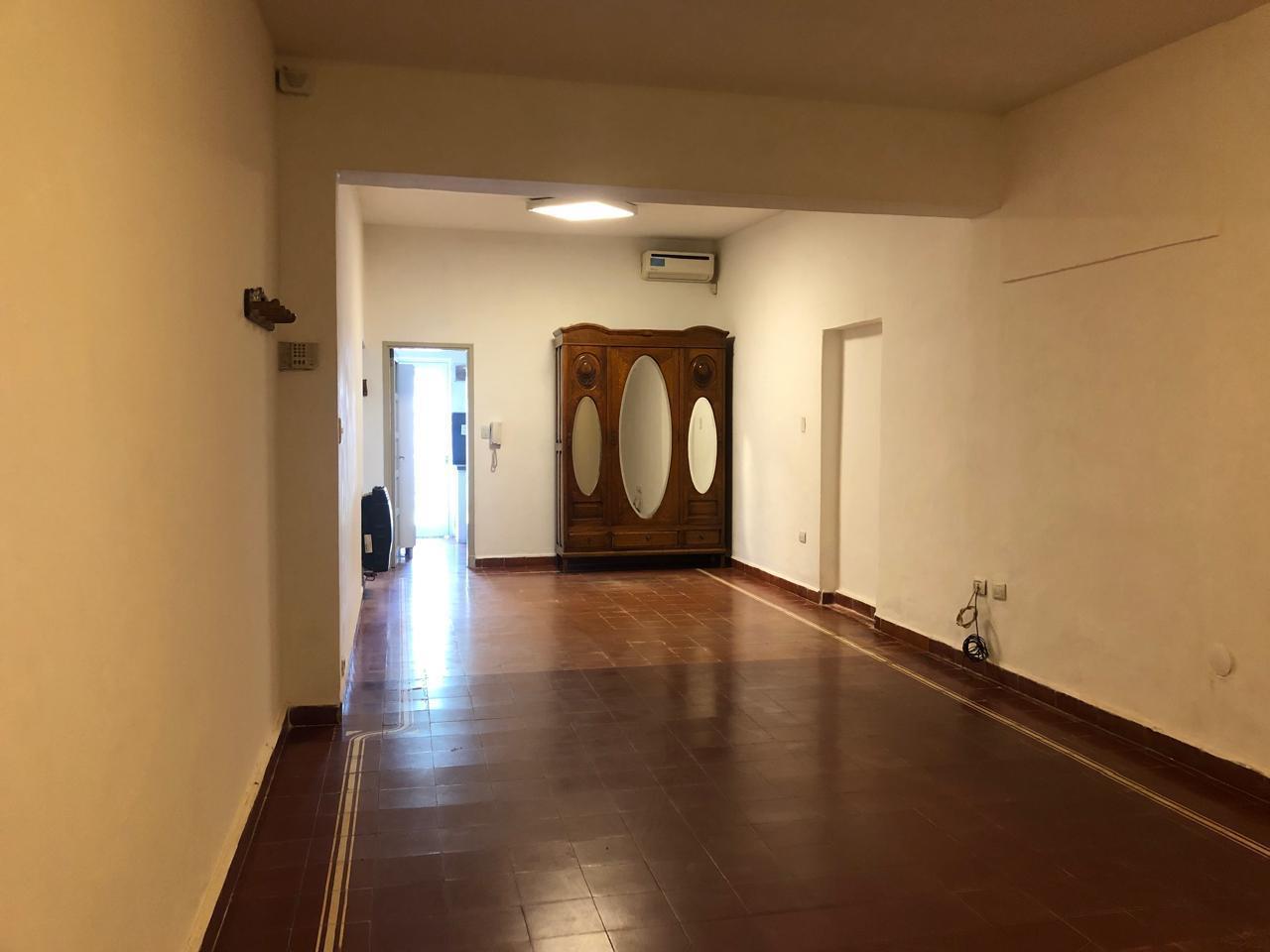 Foto de Casa Toda Planta Baja 2D - 1B - Patio y Cochera con portón automático., imagen 5