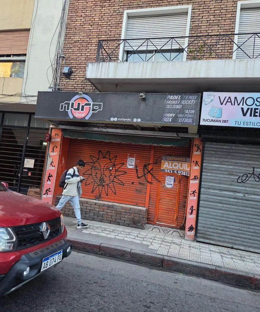 Alquilo local comercial de 60 m2 sobre calle Tucumán - entre Av. Colon y santa rosa 4