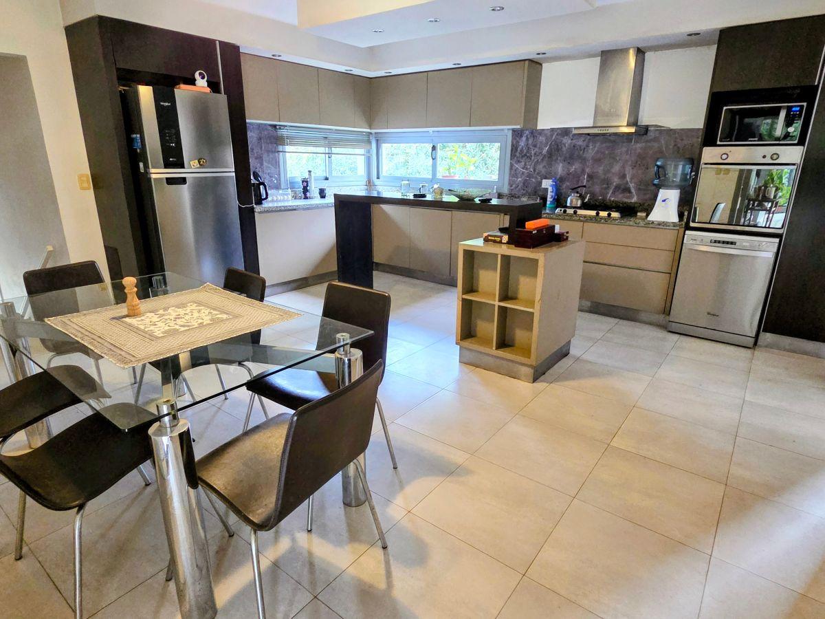 Foto de Casa en venta en La Rufina zona plana de 3 dormitorios - oportunidad, imagen 2