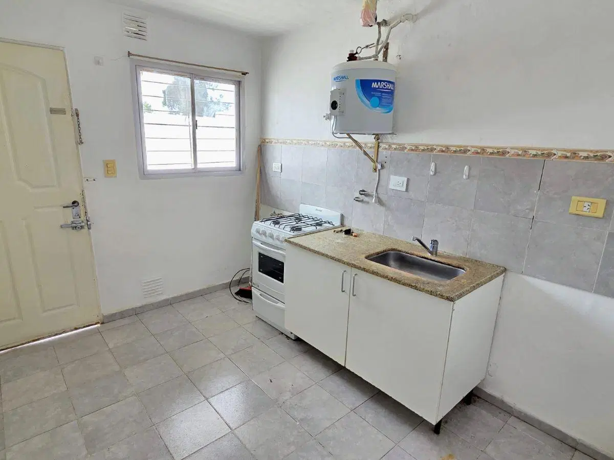 Alquilo departamento de 1 dormitorio sobre la Av. Rafael Nuñez - vista a la calle - opción cochera 2