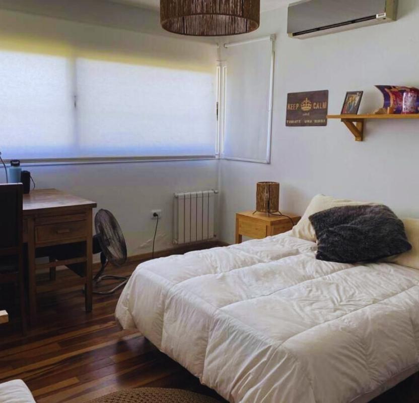 Hermosa Casa de 3 Dorm. + 1 Escritorio en Chacas de La Villa. 2