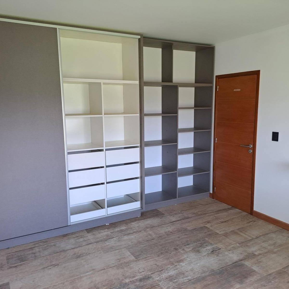 Vendo - Casa 3 Dorm, 3 B, Pileta. Valle del Golf 5