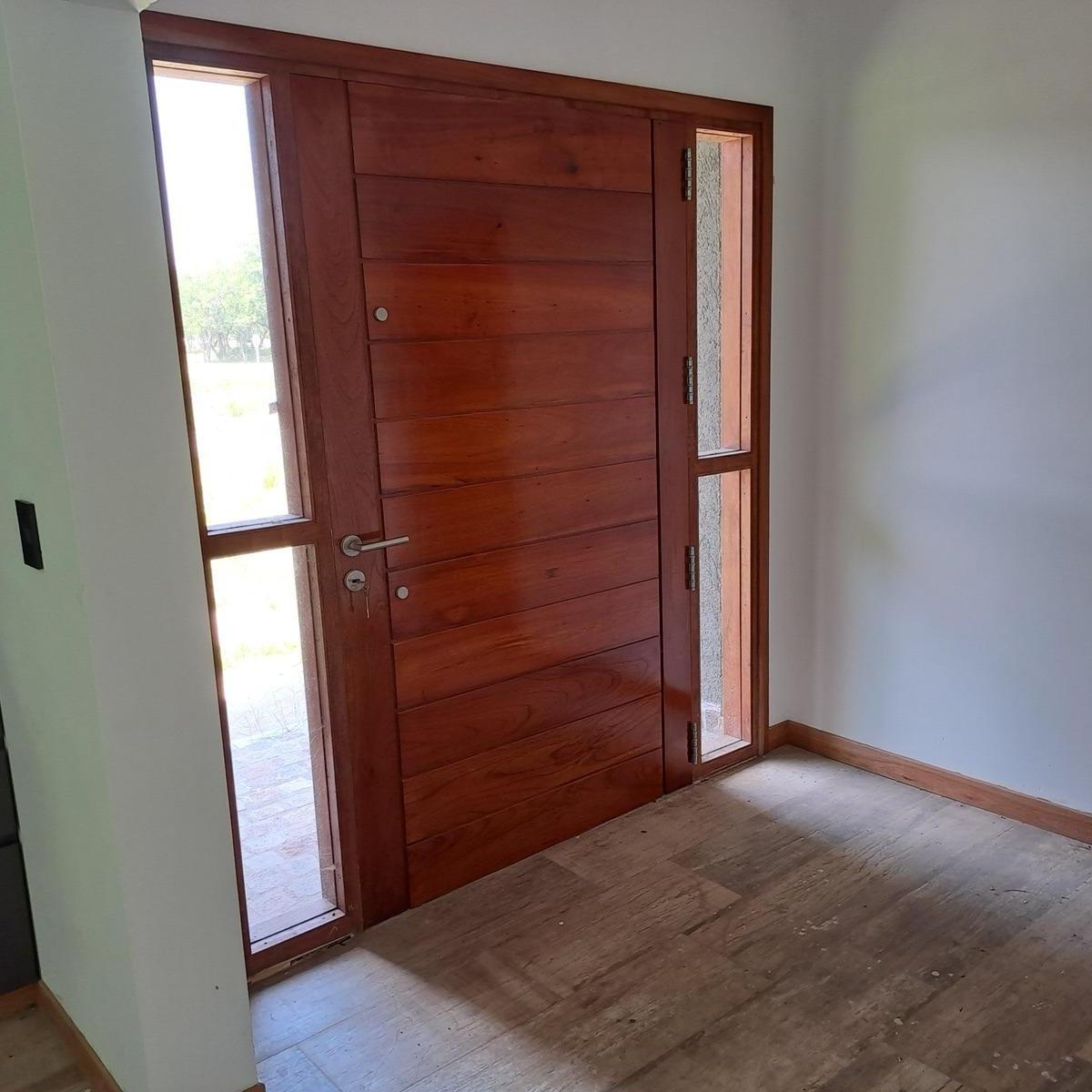 Vendo - Casa 3 Dorm, 3 B, Pileta. Valle del Golf 4