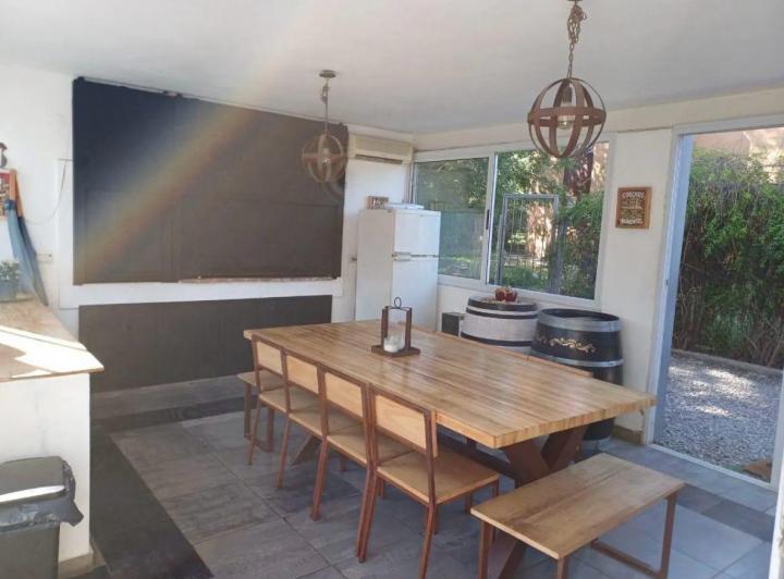 Excelente Casa 3 D, 4 B en Villa Rivera Indarte 2