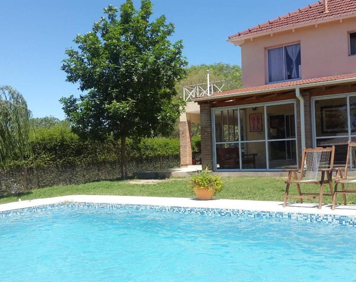 Lujosa casa de 4 dormitorios en venta - 4 Hojas - Apta Crédito
