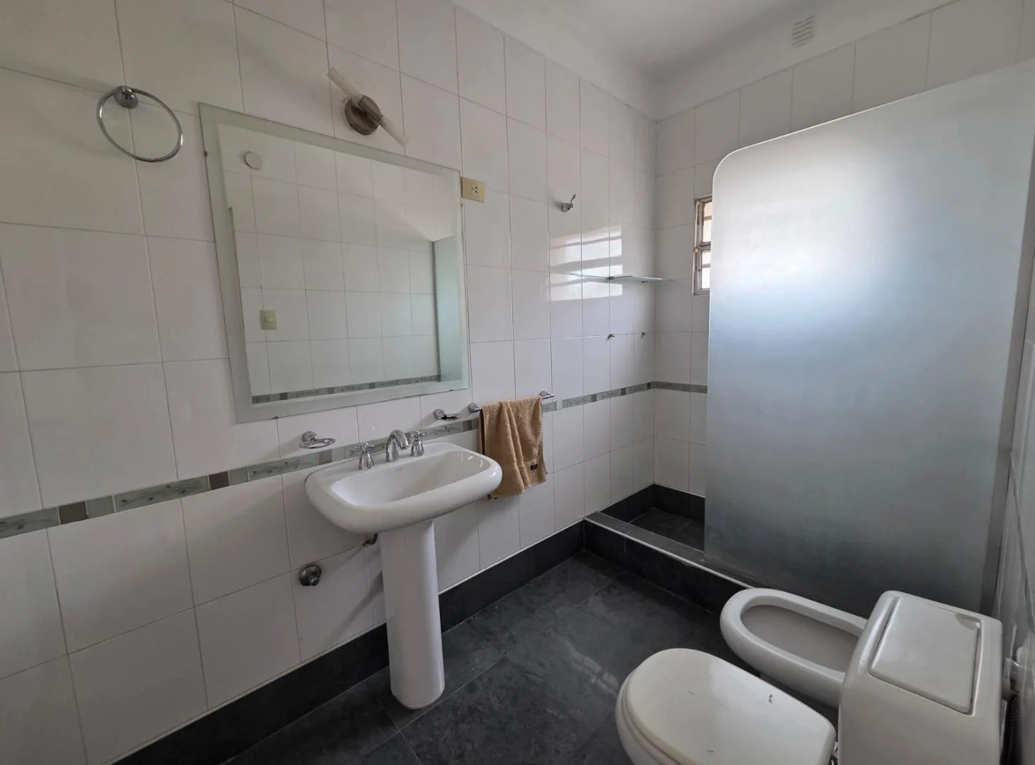 Casa 3 Dormitorios en General Paz con Pileta – Apto Profesional – 24 de Septiembre
