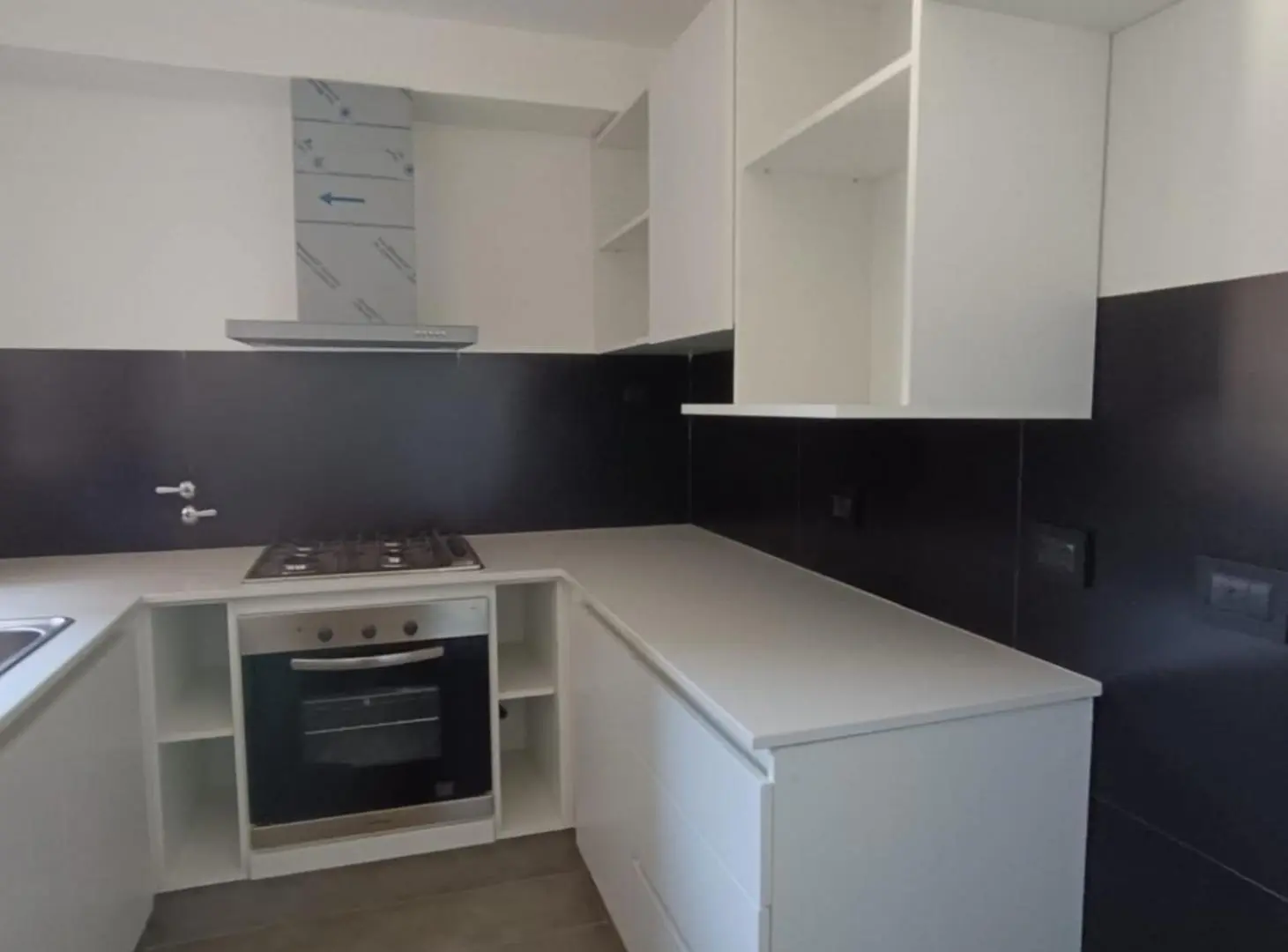 Departamento 2 Dormitorios con Cochera en Barrio General Paz – Edificio Casanova 5 4