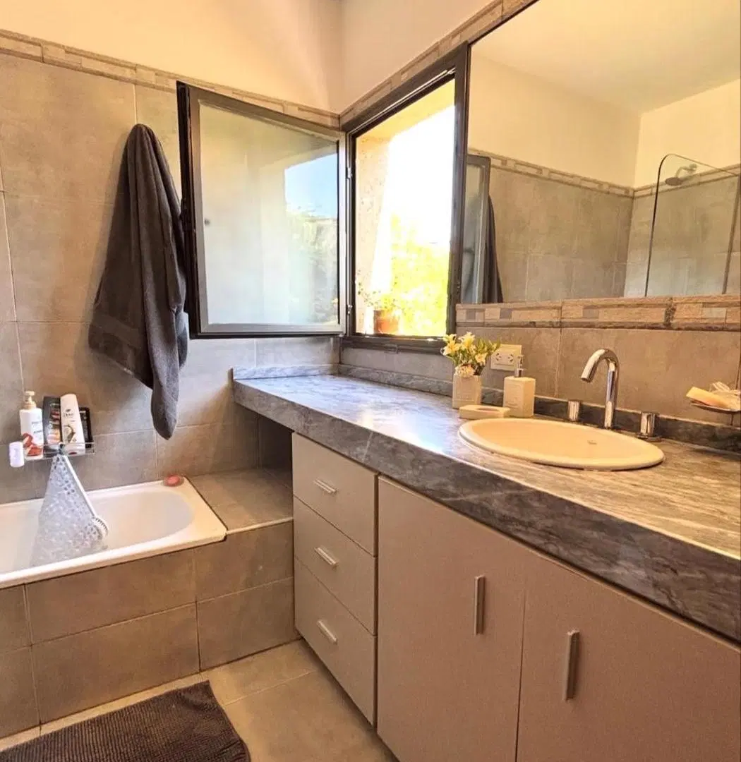 Casa de Categoría en Estancia Q2 – 3 Dormitorios, Doble Altura y Gran Jardín 2