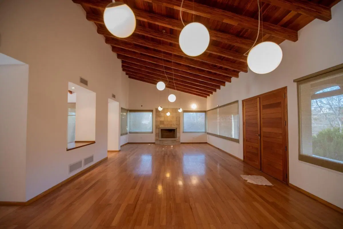 Casa en Estancia Q2 600 m² en 1 Planta – 5 Dormitorios, Pileta y Depto Independiente 4