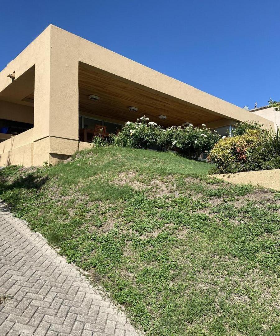 Casa en Estancia Q2 3 Dormitorios – Gran Parque, Vista Abierta y Pileta