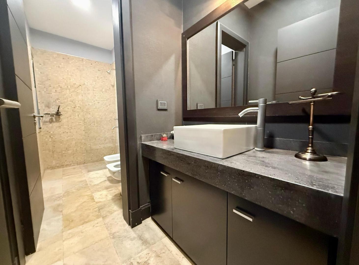 Foto de Casa Premium en 4 Hojas – 7 Dormitorios, Sauna y Pileta Climatizada, imagen 3