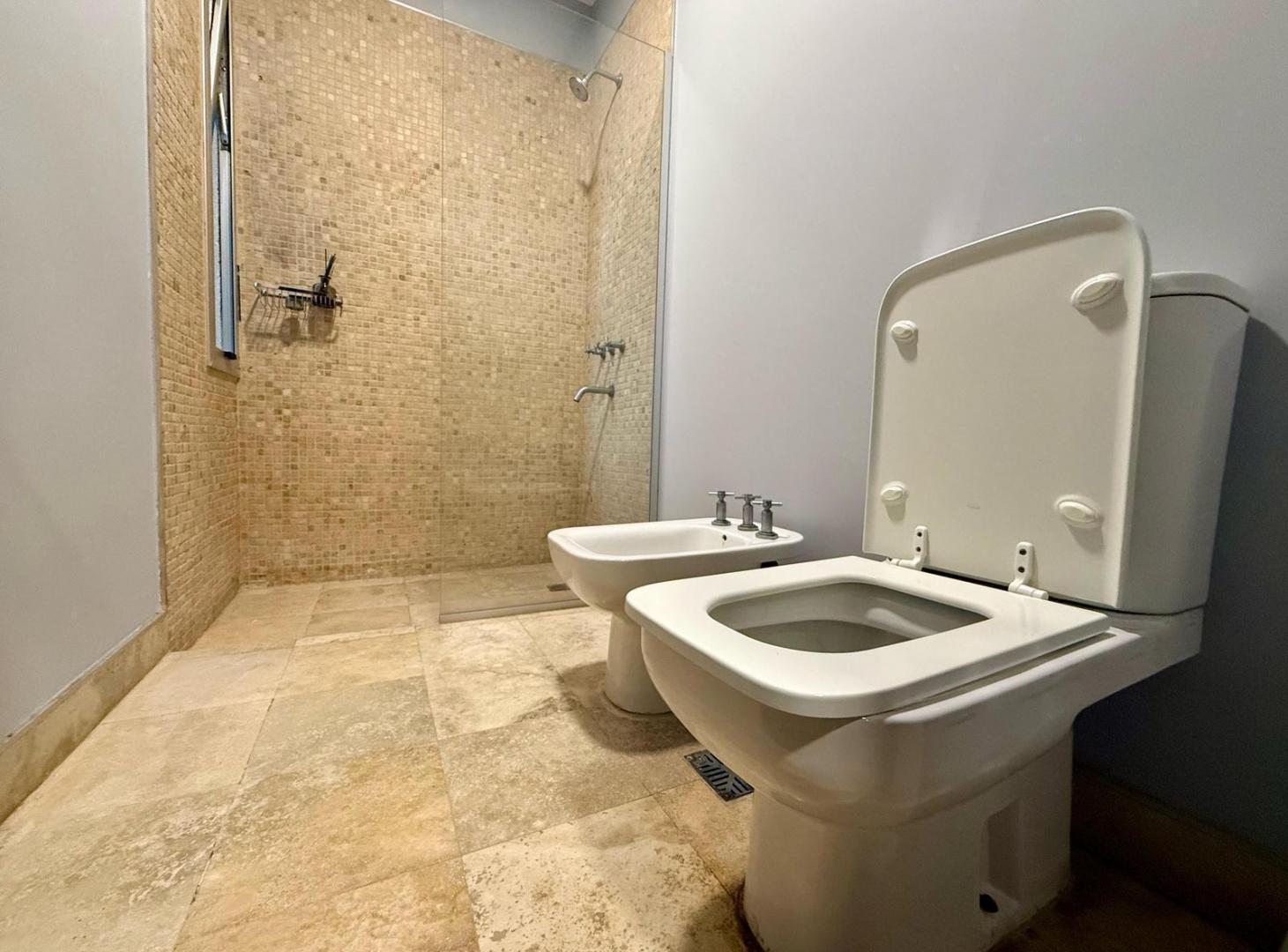 Foto de Casa Premium en 4 Hojas – 7 Dormitorios, Sauna y Pileta Climatizada, imagen 2