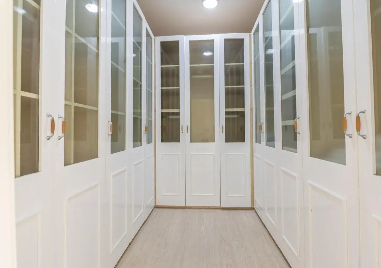 Residencia Premium en Causana – 5 Dormitorios, Pileta y Cochera para 4 Autos 4