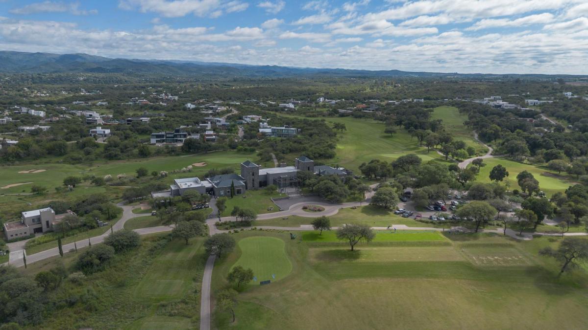 Foto de Casa en Estancia El Terrón – Fondo Golf, 3 Suites y Vista a las Sierras, imagen 1