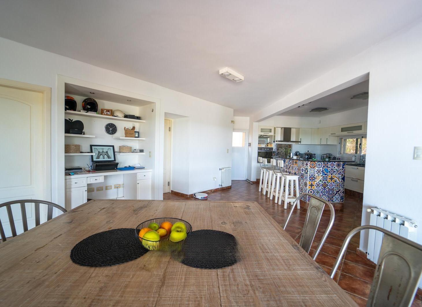 Foto de Casa en Estancia Q2 600 m² Construidos – Pileta, Gimnasio y Frontón de Tenis, imagen 4