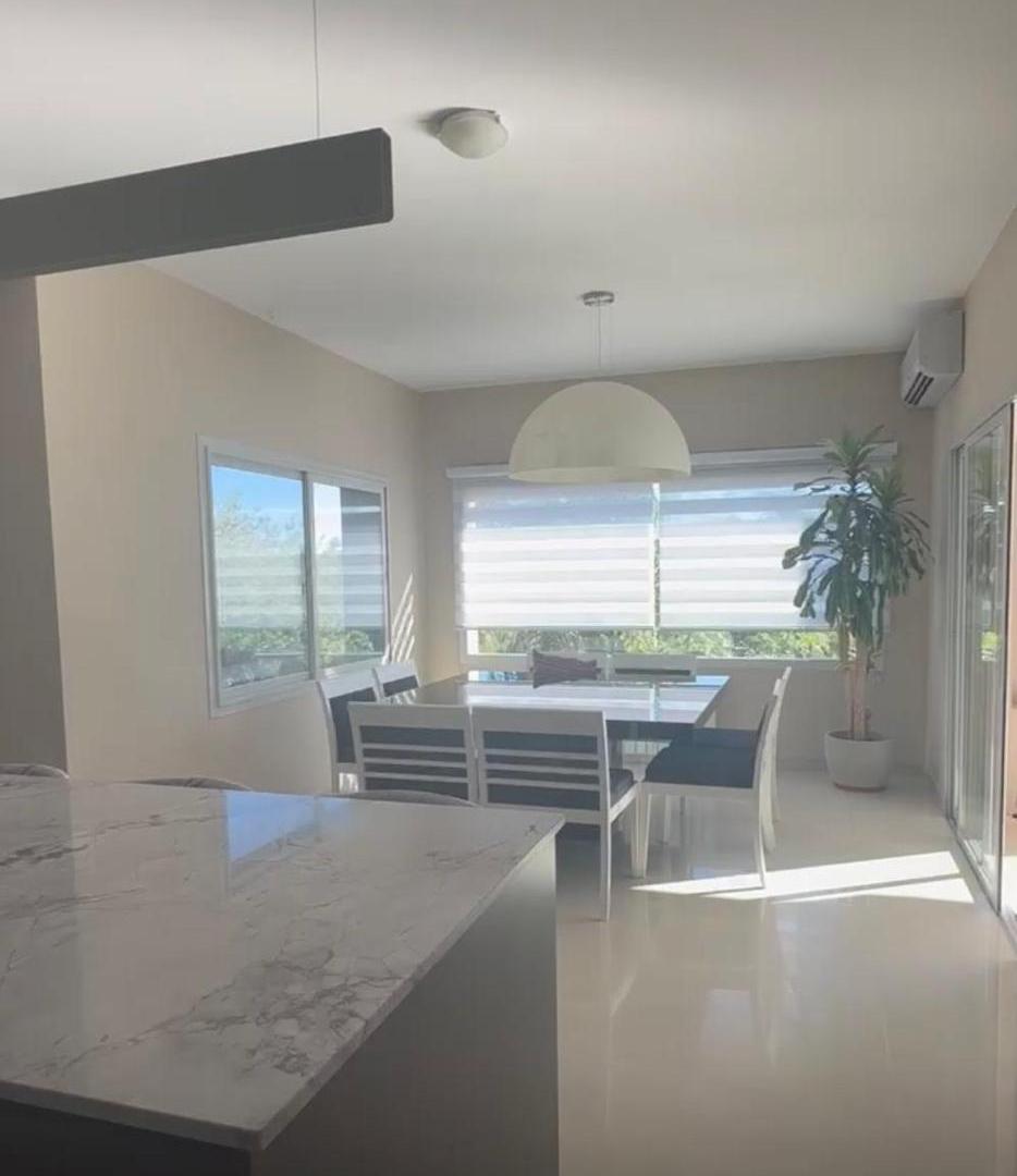 Foto de Residencia de Lujo en 4 Hojas amoblada – 5 Dormitorios, Cava, Cine, Vista a las Sierras y Pileta, imagen 5
