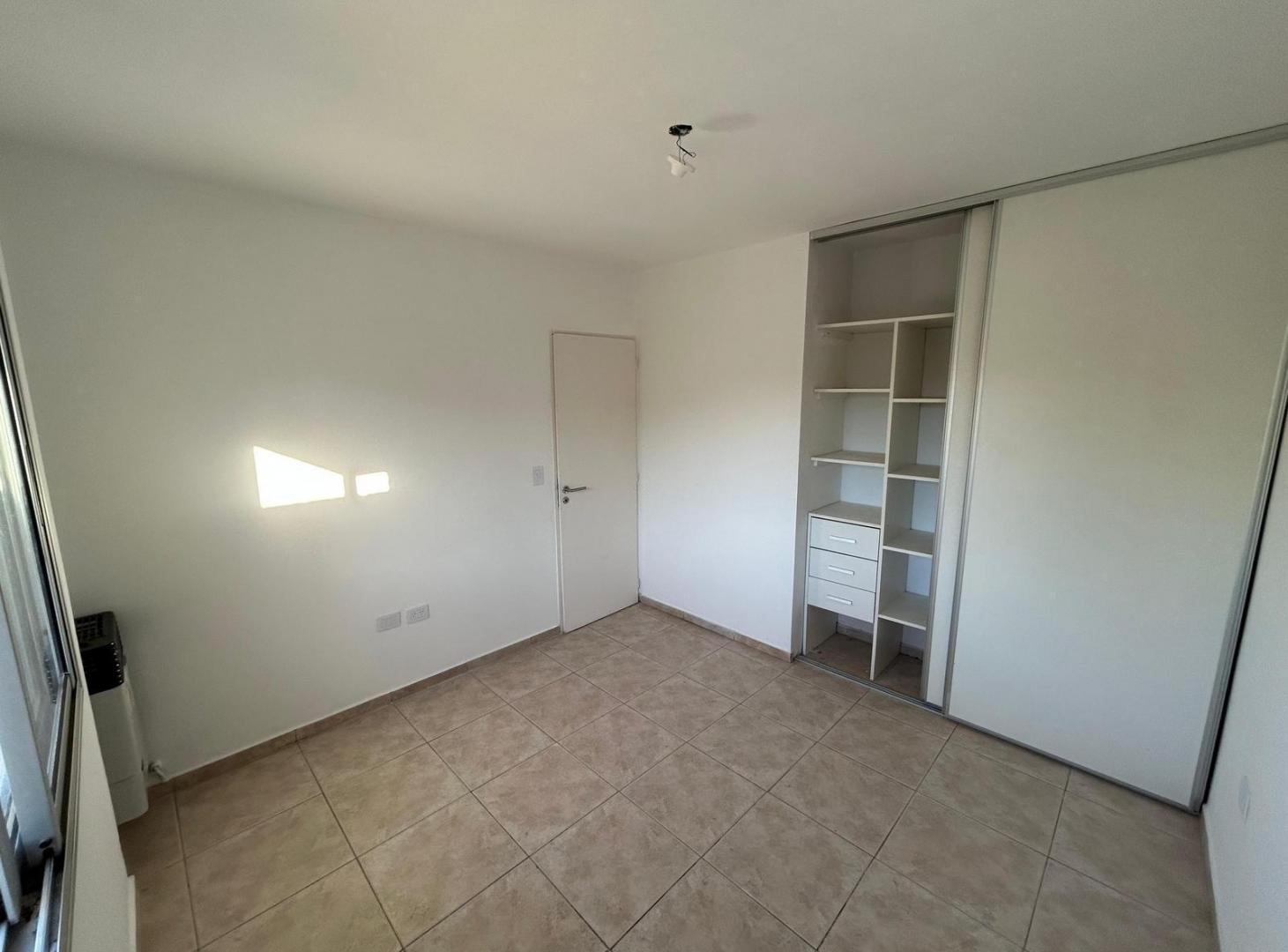Foto de Dúplex en La Catalina – 3 Dormitorios, Patio y Asador – Entrega Inmediata, imagen 5