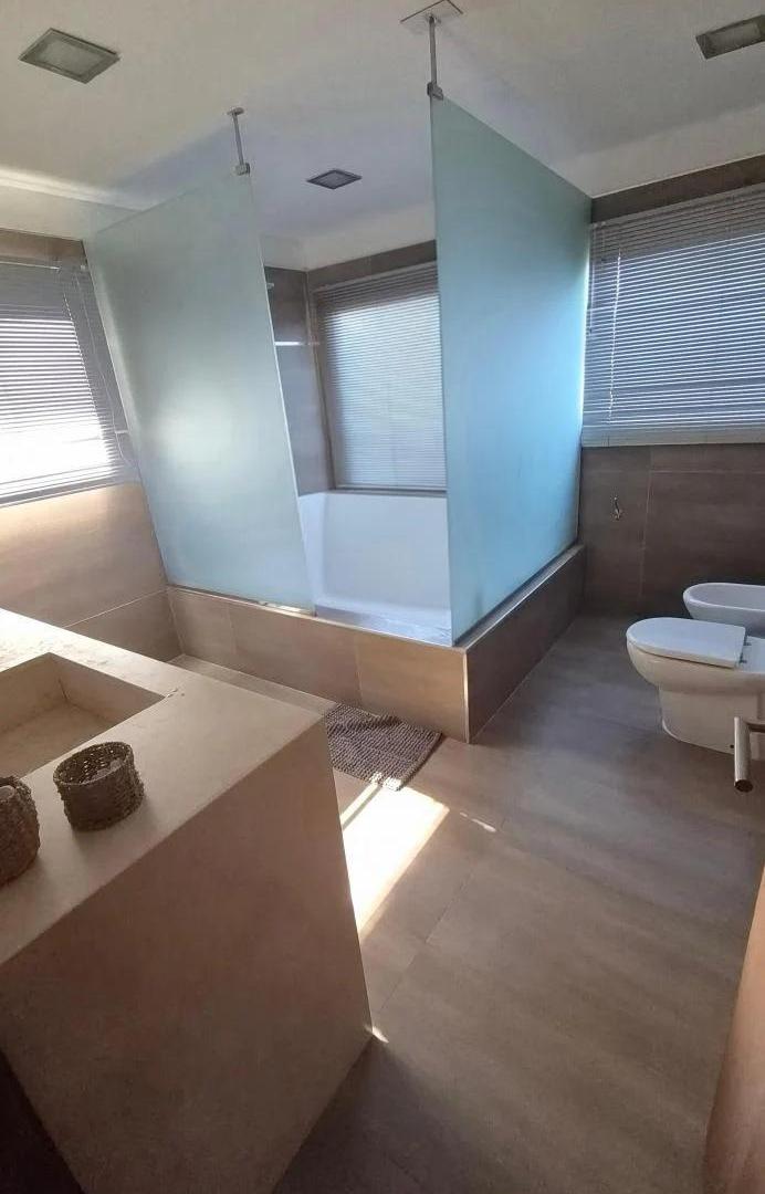 Foto de Casa de Categoría en San Isidro – 3 Dormitorios, Pileta y Apta Crédito, imagen 5