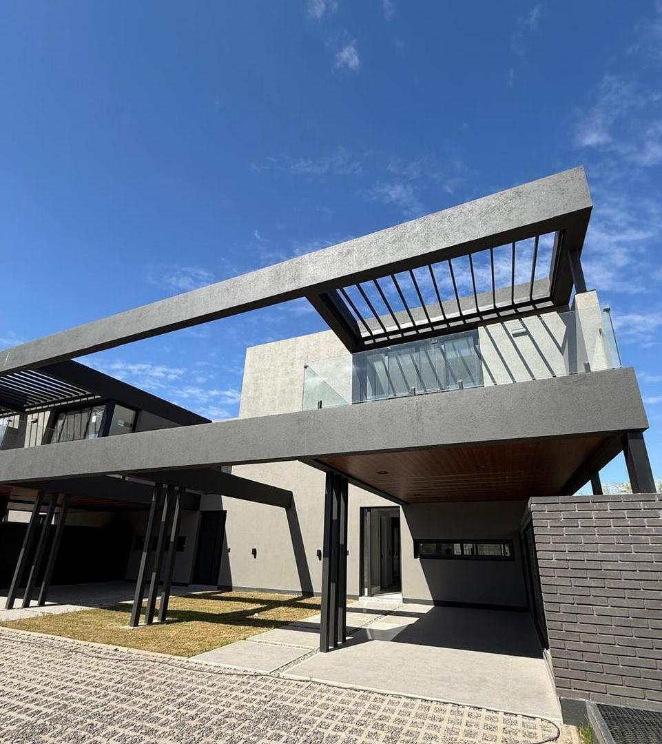 Foto de Dúplex en Venta en Nuevo Malagueño – 3 Dormitorios y 182 m² Cubiertos, imagen 1