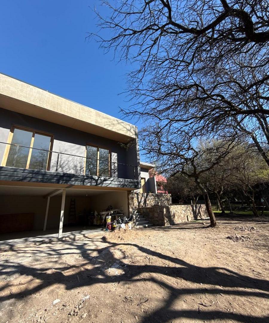 Foto de Casa a Estrenar en Country 4 Hojas – 3 Dormitorios, Lote de 1.500 m² y, imagen 1
