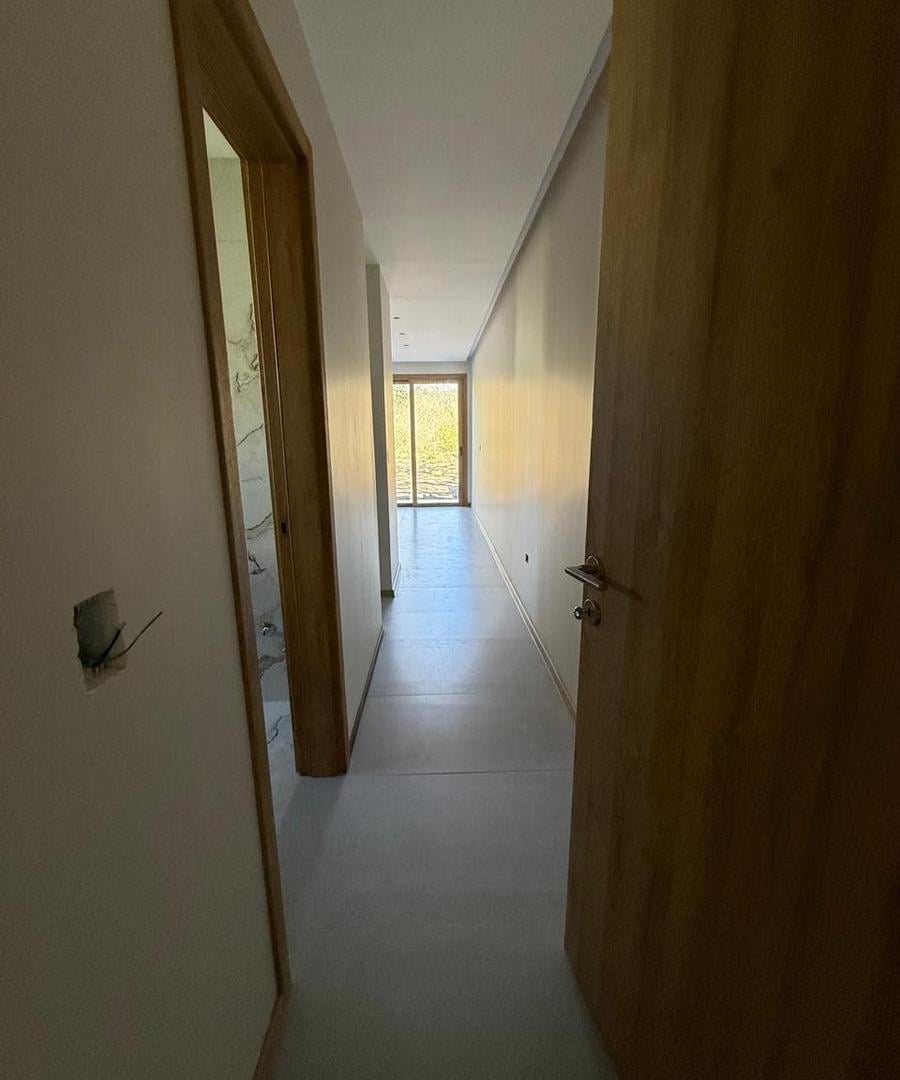 Foto de Casa a Estrenar en Country 4 Hojas – 3 Dormitorios, Lote de 1.500 m² y, imagen 2