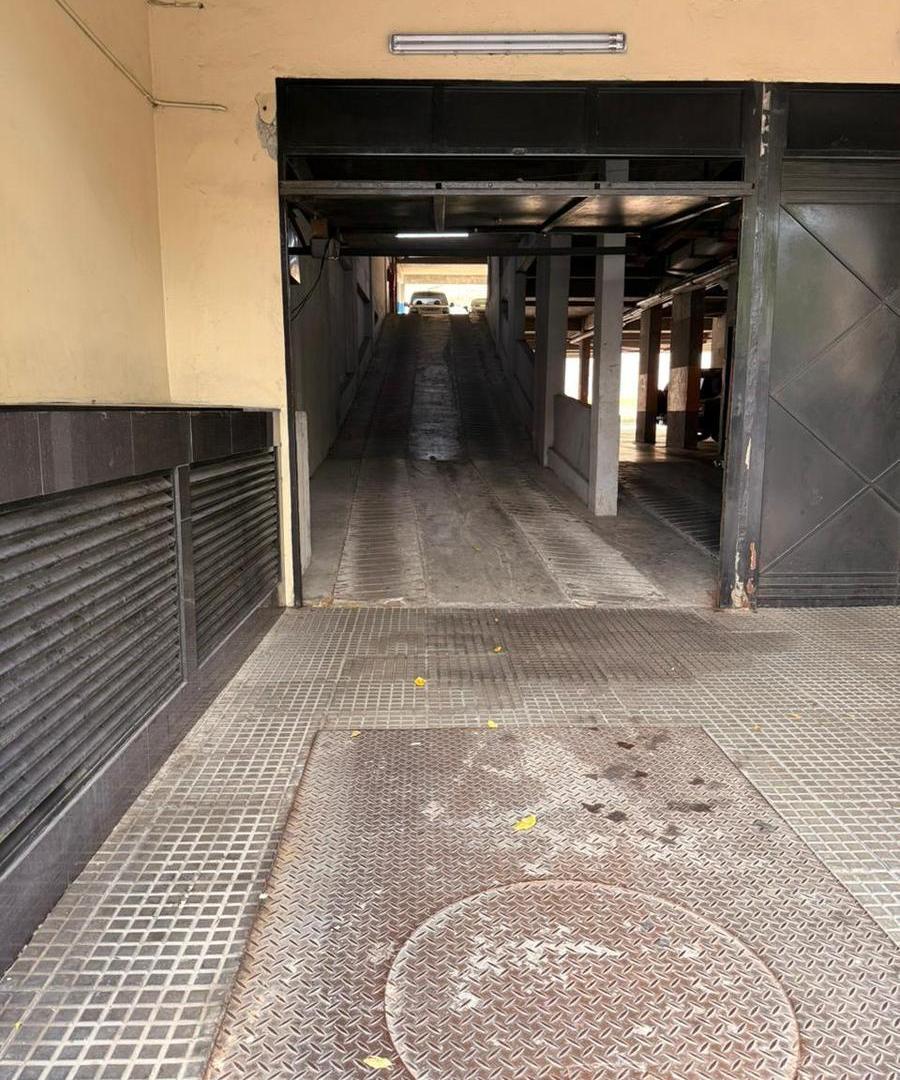 Foto de Venta Cochera doble Av. Belgrano y Sgo. del Estero, financiada, imagen 3