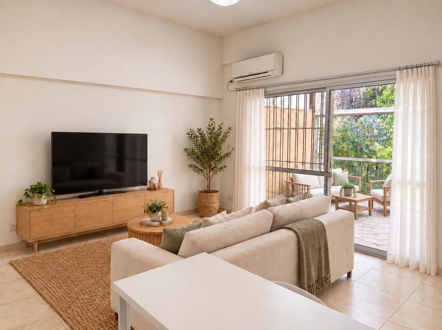 Foto de Venta departamento Barrio La Esmeralda 2ambientes Galería Parrilla, imagen 1