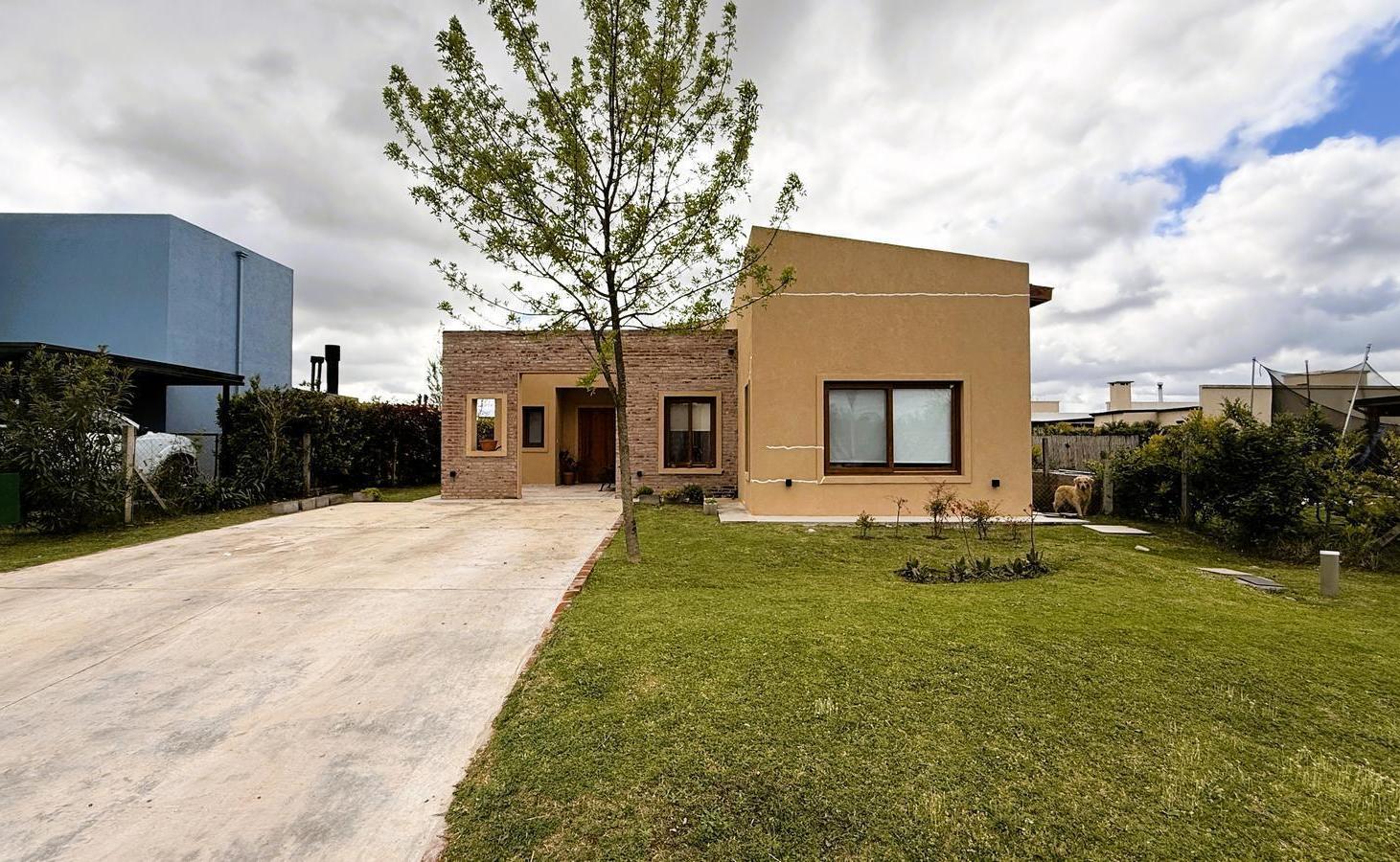 Foto de Casa con escritura en Barrio El Aljibe, imagen 1