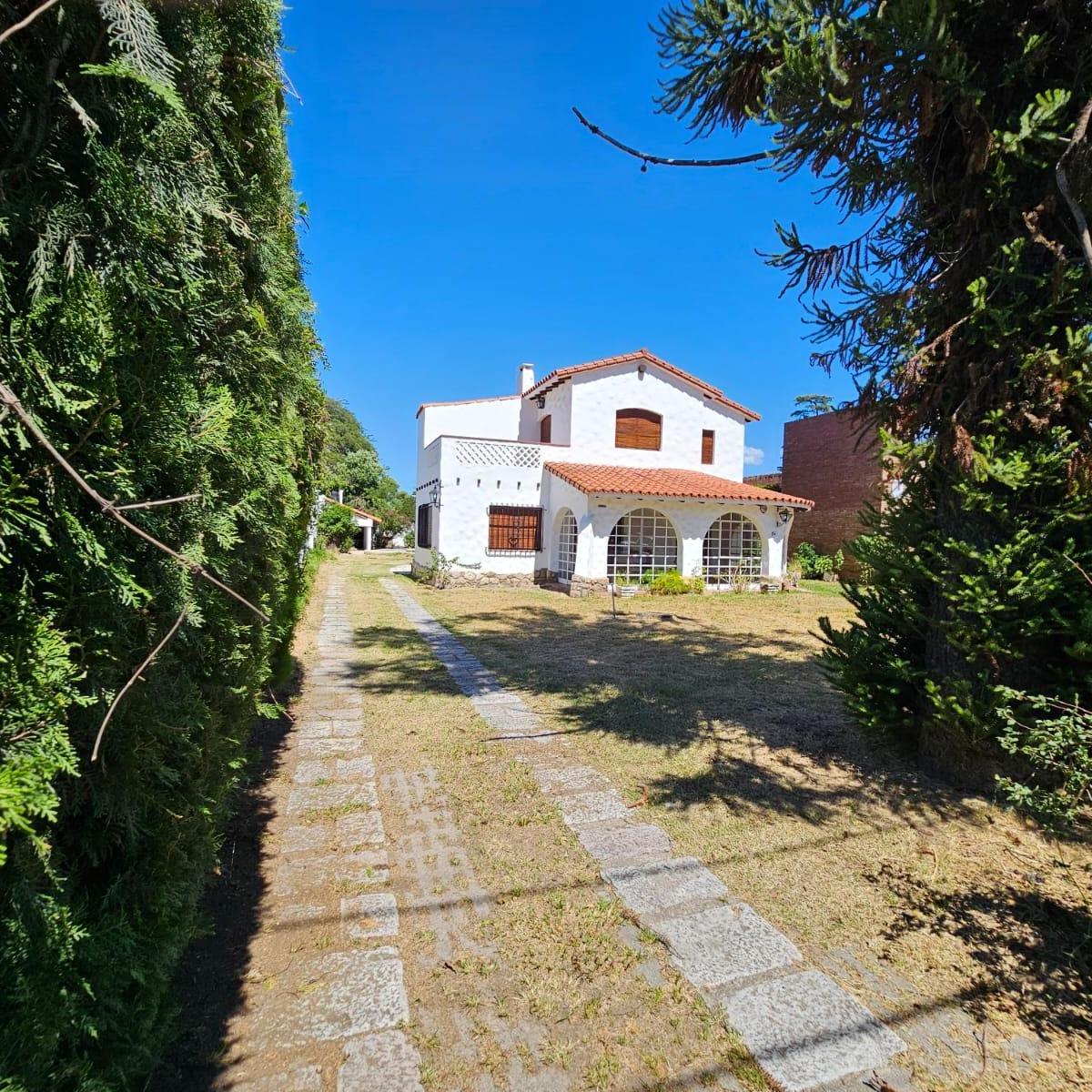 Alquiler / Venta - Casa Cerro de Las Rosas Excelente Inmueble 4