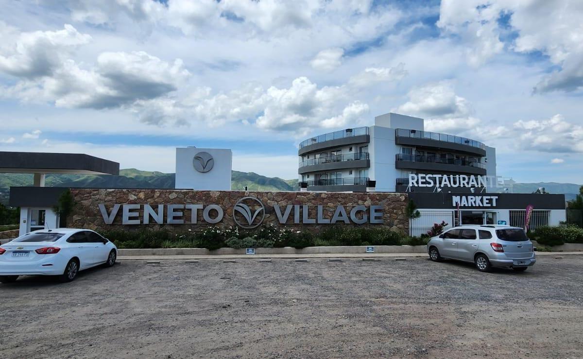 Veneto Village - Parque Siquiman - Venta - Departamento un Dorm. C/ Cochera 5
