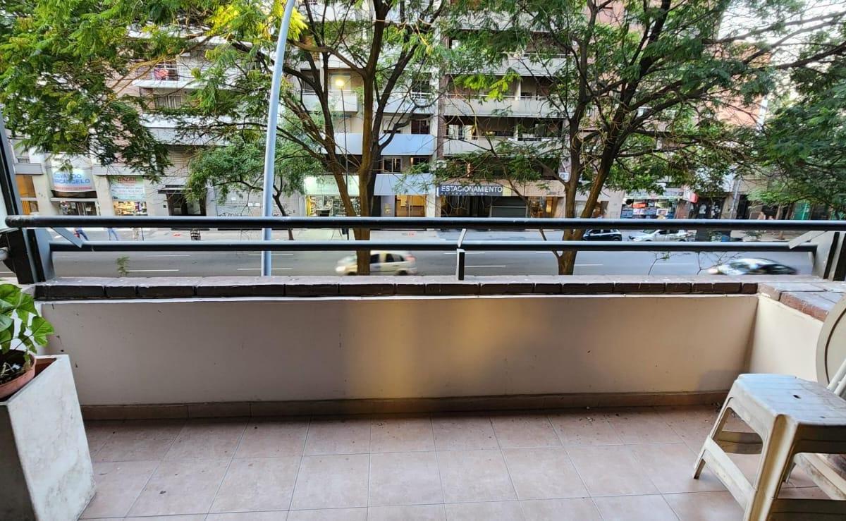 Se Vende - Departamento - Nueva Cordoba - Sobre Bv. Illia - 2 Dorm. 5