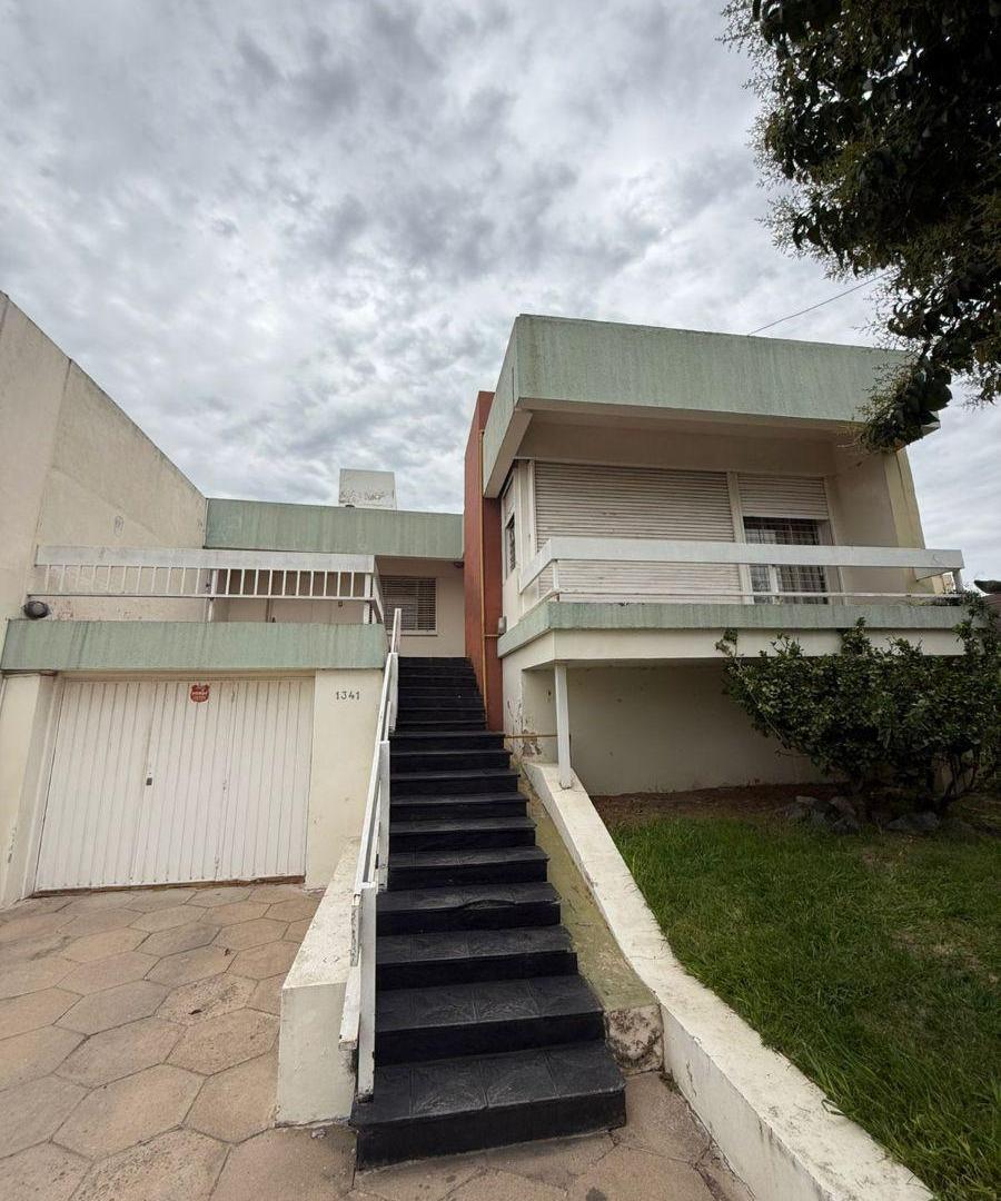 SE VENDE EXCELENTE CASA 3 DORMITORIOS Bº PARQUE SAN VICENTE CON PATIO Y PILETA