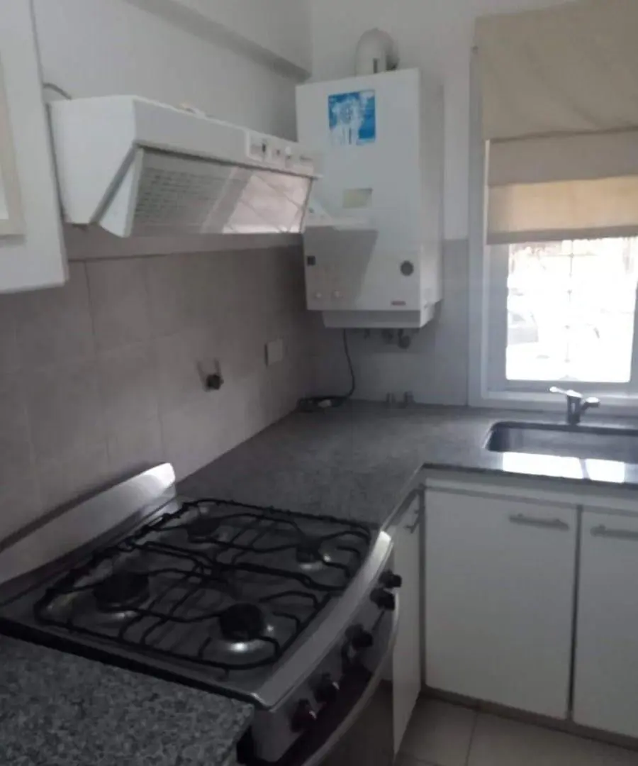 SE ALQUILA DEPARTAMENTO Bº PUEYRREDON - 1 DORMITORIO - CALLE COCHABAMBA - - PATIO - PLANTA BAJA 4