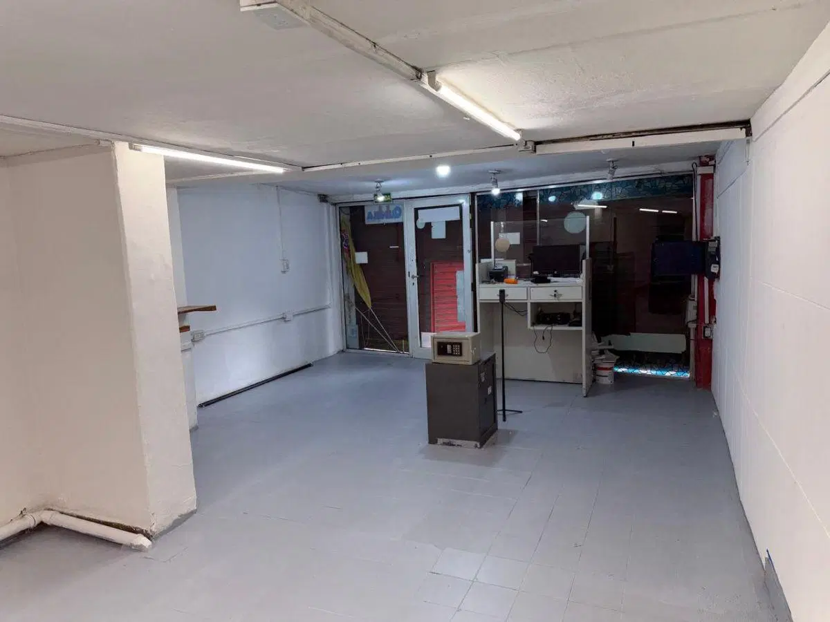 EXELENTE LOCAL SOBRE AV SABATTINI AL 1692 4