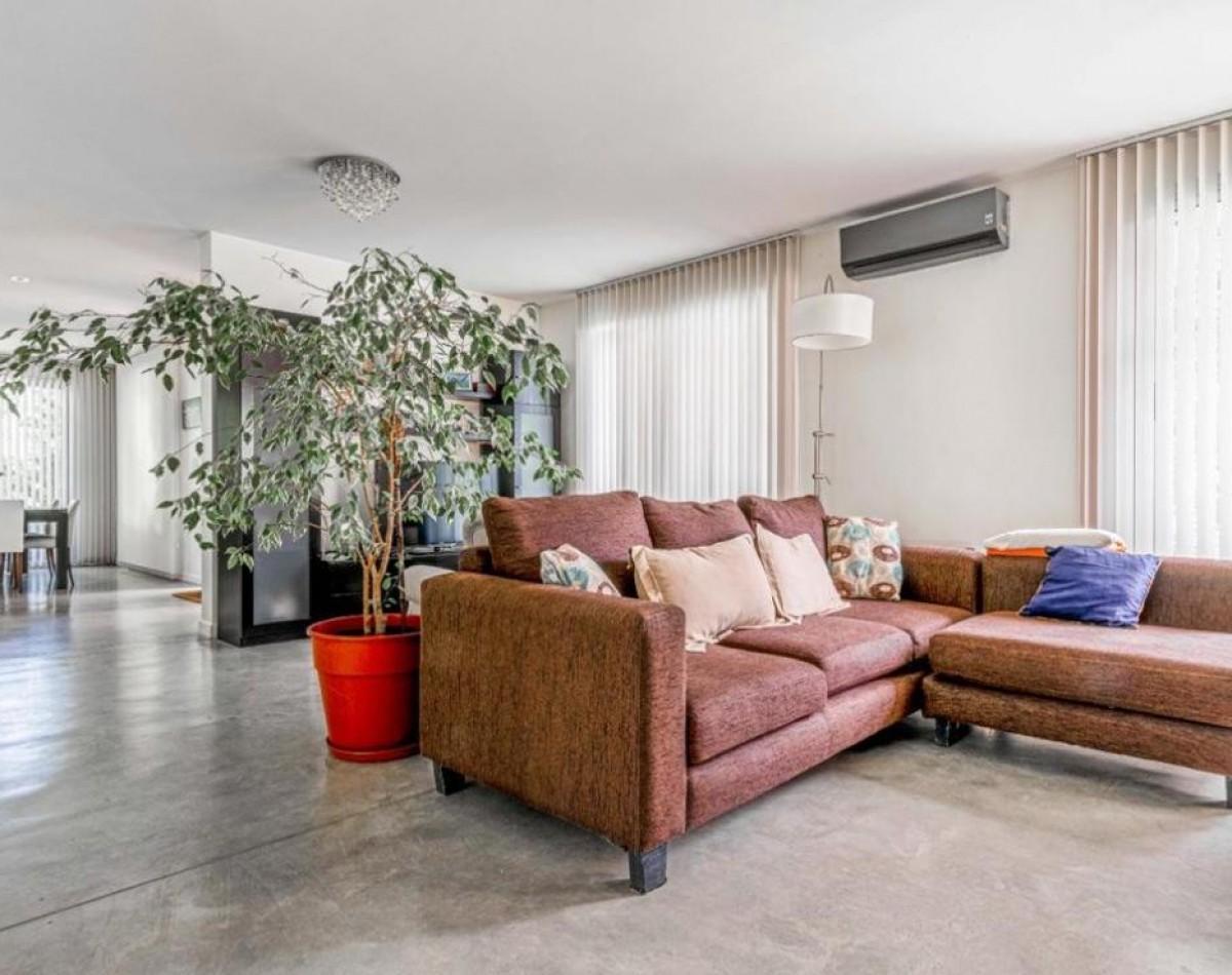 Casa en Venta en Barrio Privado Rumenco 5