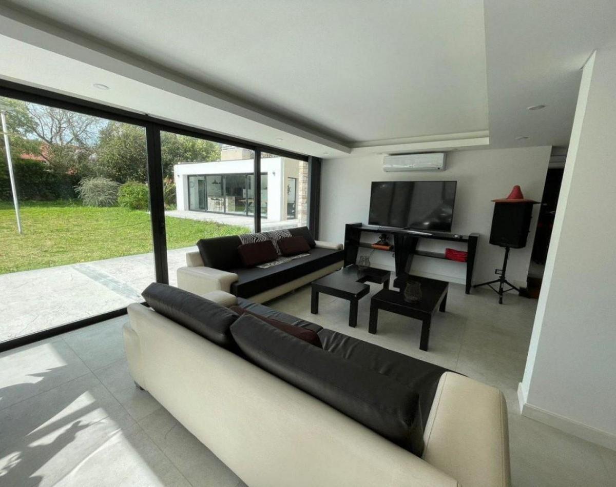 Foto de Increible Casa en Barrio Parque Luro, imagen 2